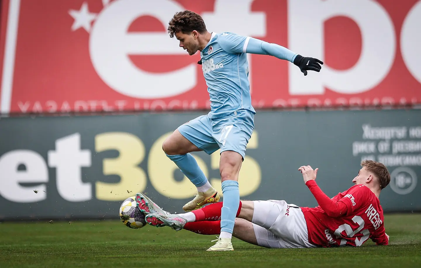 На живо: ЦСКА 1948 - Локомотив София (Състави)