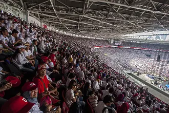 България играе пред 65 000, ако се изправи във финала срещу Индонезия 