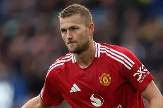 Де Лихт може да не играе до края на сезона