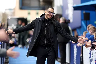 Лиъм Росиниър остава начело на Челси поне до края на сезона