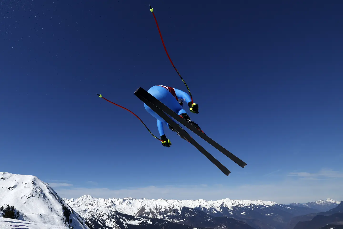 Парис изпревари Фон Алмен и спечели последното спускане за сезона