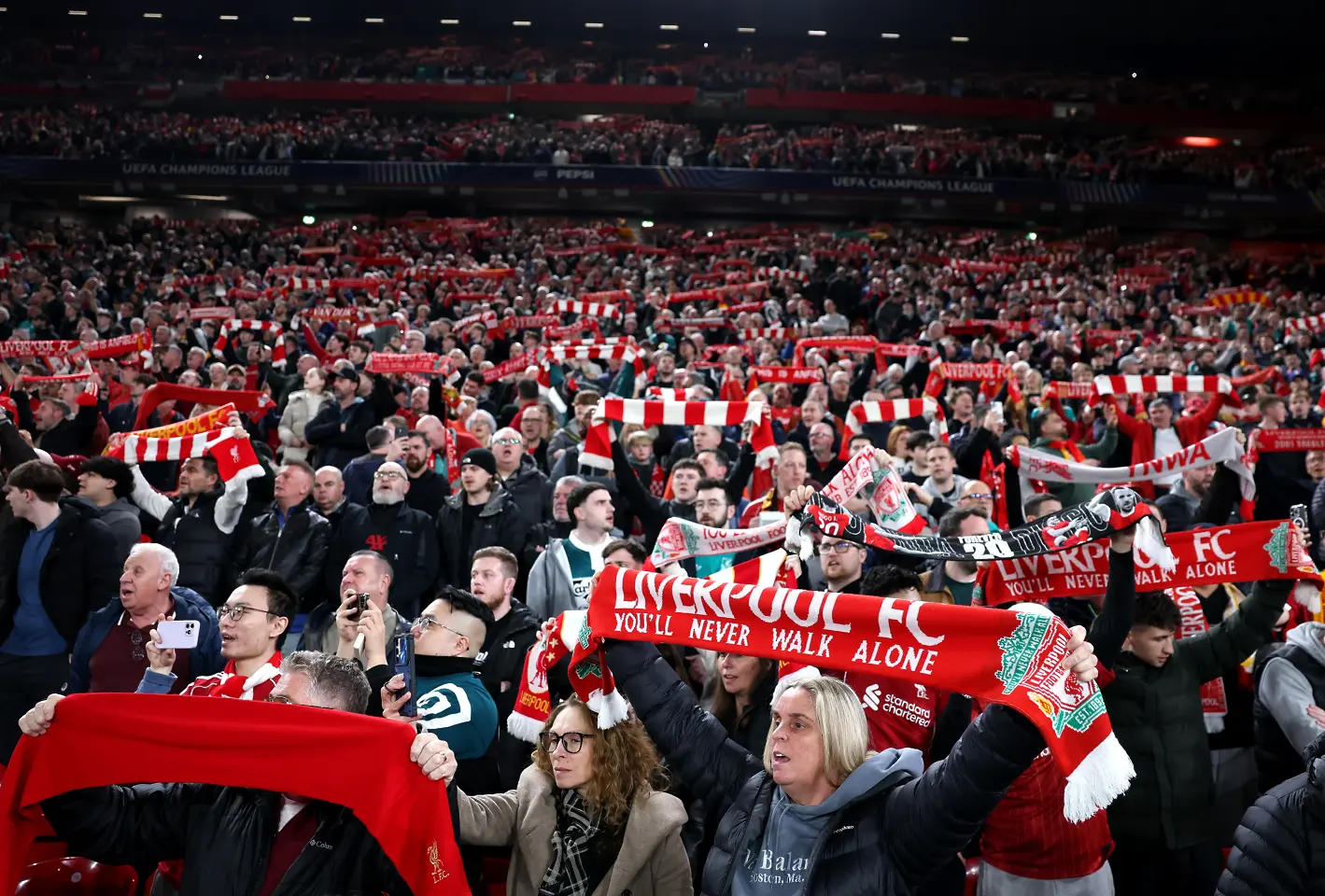 На живо: Ливърпул търси обрат срещу Галатасарай (Състави)