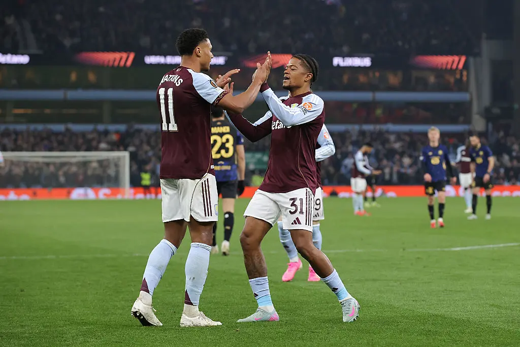 Оли Уоткинс и Леон Бейли / Getty Images 