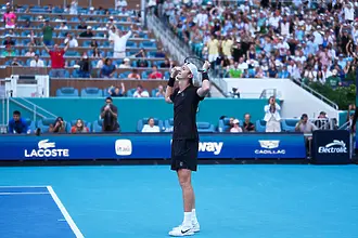 Опитен американец изхвърли Алкарас от Мастърса в Маями