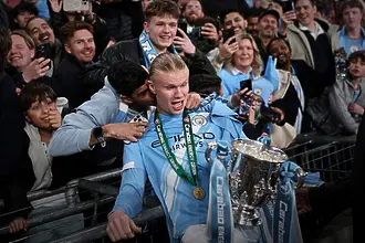 Ерлинг Холанд с благороден жест - дари рядък ръкопис за викингите на родния си град