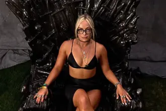 Кечистки се надпиваха с бира на мач от НБА (ВИДЕО)