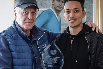 Наско Сираков връчи благодарствен плакет на Цунами