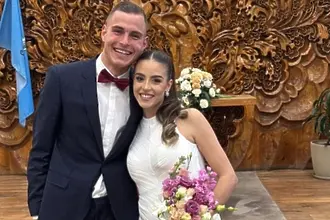 Светослав Вуцов и половинката му минаха под венчилото