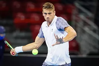 Донски започна с победа в квалификациите на Чалънджър-а в Менорка