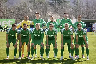 Пирин ликува в югозападно дерби, белязано от нелеп червен картон