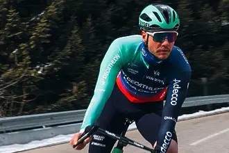 Олимпийски шампион сменя биатлона с колоездене