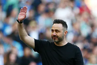 Роберто Де Дзерби поема Тотнъм в битката за оцеляване