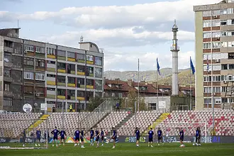 Мания в Зеница: Балкон под наем, за да гледаш Босна - Италия