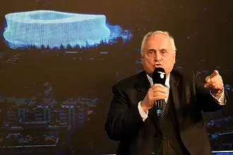 Изловиха шефа на Лацио да спи в италианския Сенат