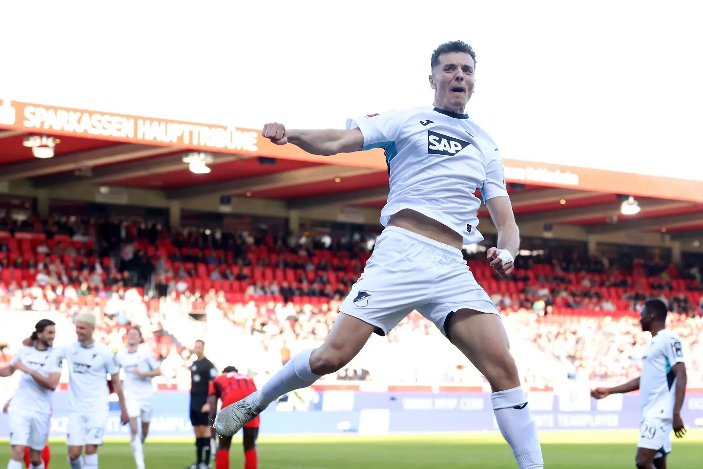 Фисник Аслани / Getty Images