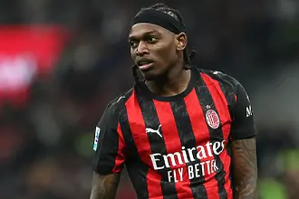 Рафа Леао виси за Наполи - Милан