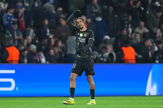 ПСЖ работи по удължаването на договора на Брадли Баркола