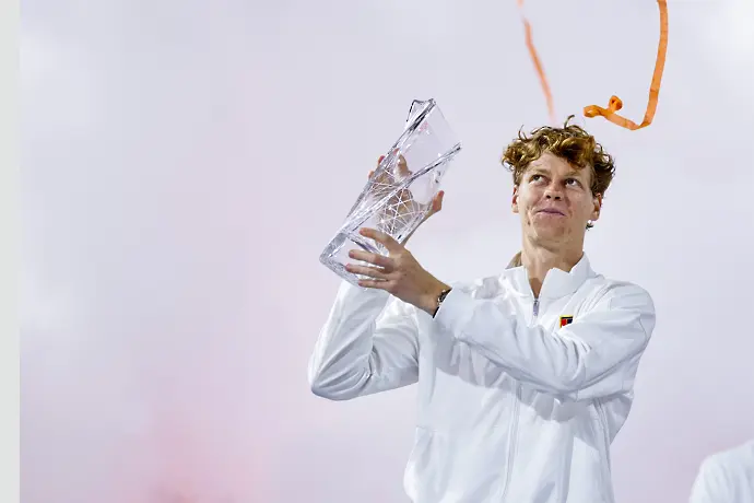 Историческа спортна неделя за Италия: Синер трогна с послание