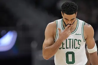 Бостън Селтикс разгроми Милуоки Бъкс след феноменален старт и блестящ Тейтъм (ВИДЕО)