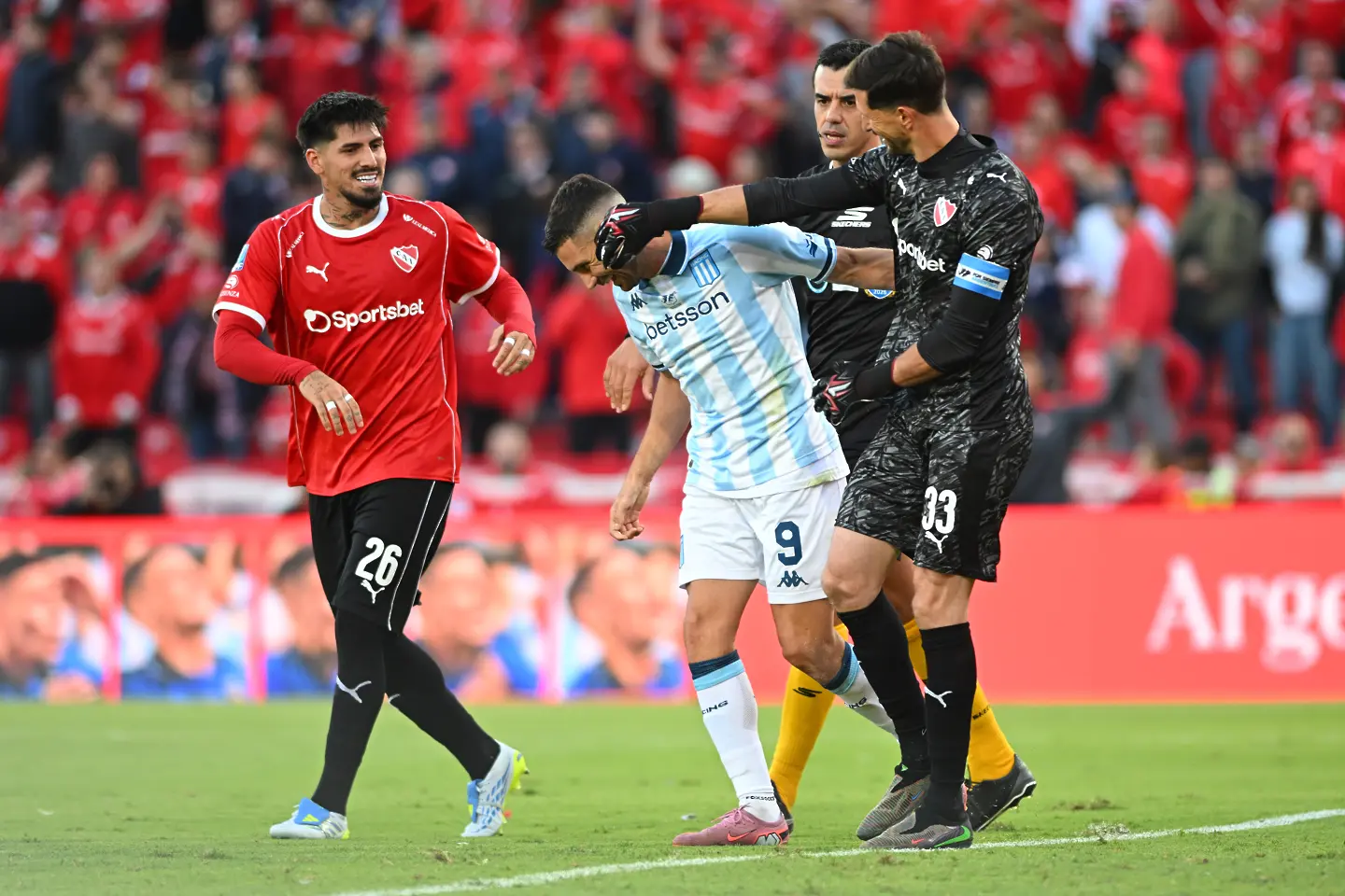 Кевин Ломонако, Адриан Мартинес, Родриго Рей / Getty Images