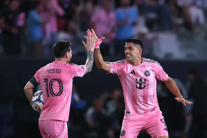 Меси и Суарес вкараха в първия мач на новия стадион, но Интер Маями не би (ВИДЕО)