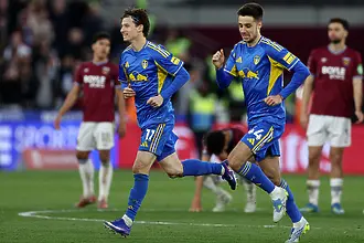 Илия Груев срещу Челси в спор за място на финала за ФА Къп