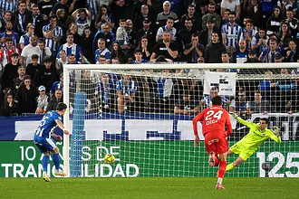 Алавес се спаси срещу Осасуна с дузпа в края