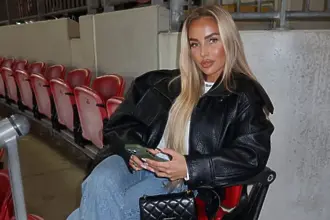 Религиозната блондинка до Палмър се озова в Румъния