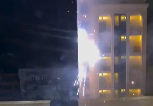 Бурна нощ в Прищина: Косовски фенове не оставиха турските футболисти да спят (ВИДЕО)