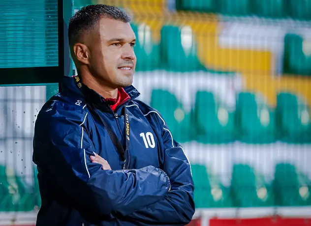 Валери Божинов ще помага на Франческо Тоти да бори Роналдиньо в Полша