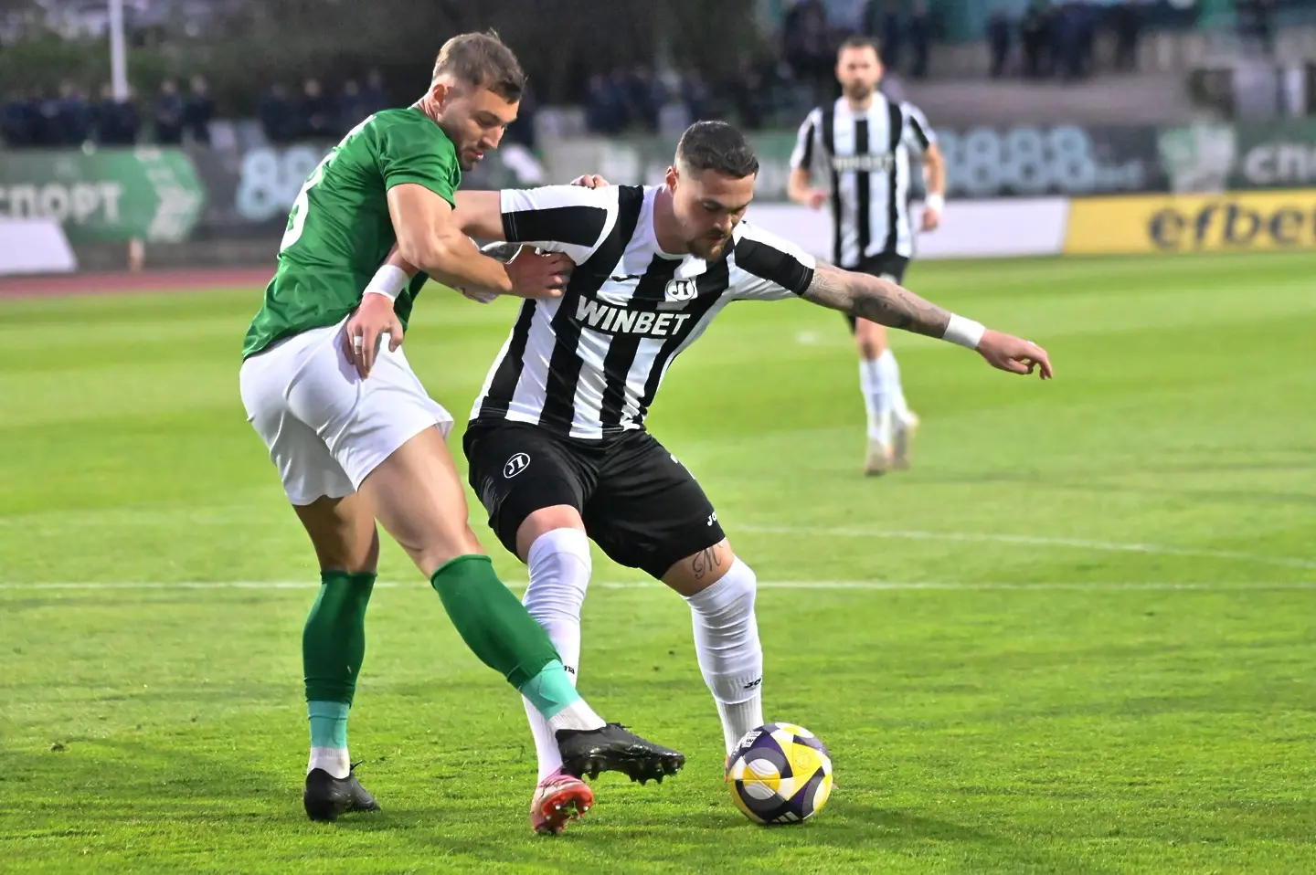 Берое и Локомотив Пловдив не се победиха в мач, белязан от спорна ситуация