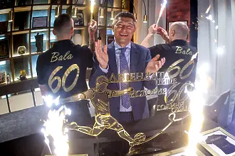 Красимир Балъков събра Четвъртите в света на емоционален 60-и юбилей (СНИМКИ)