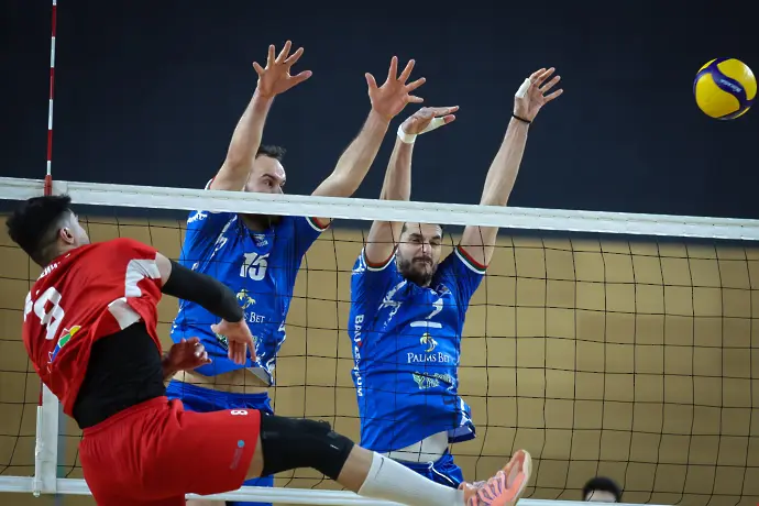 Левски обърна ЦСКА и поведе с 2:1 в полуфинала