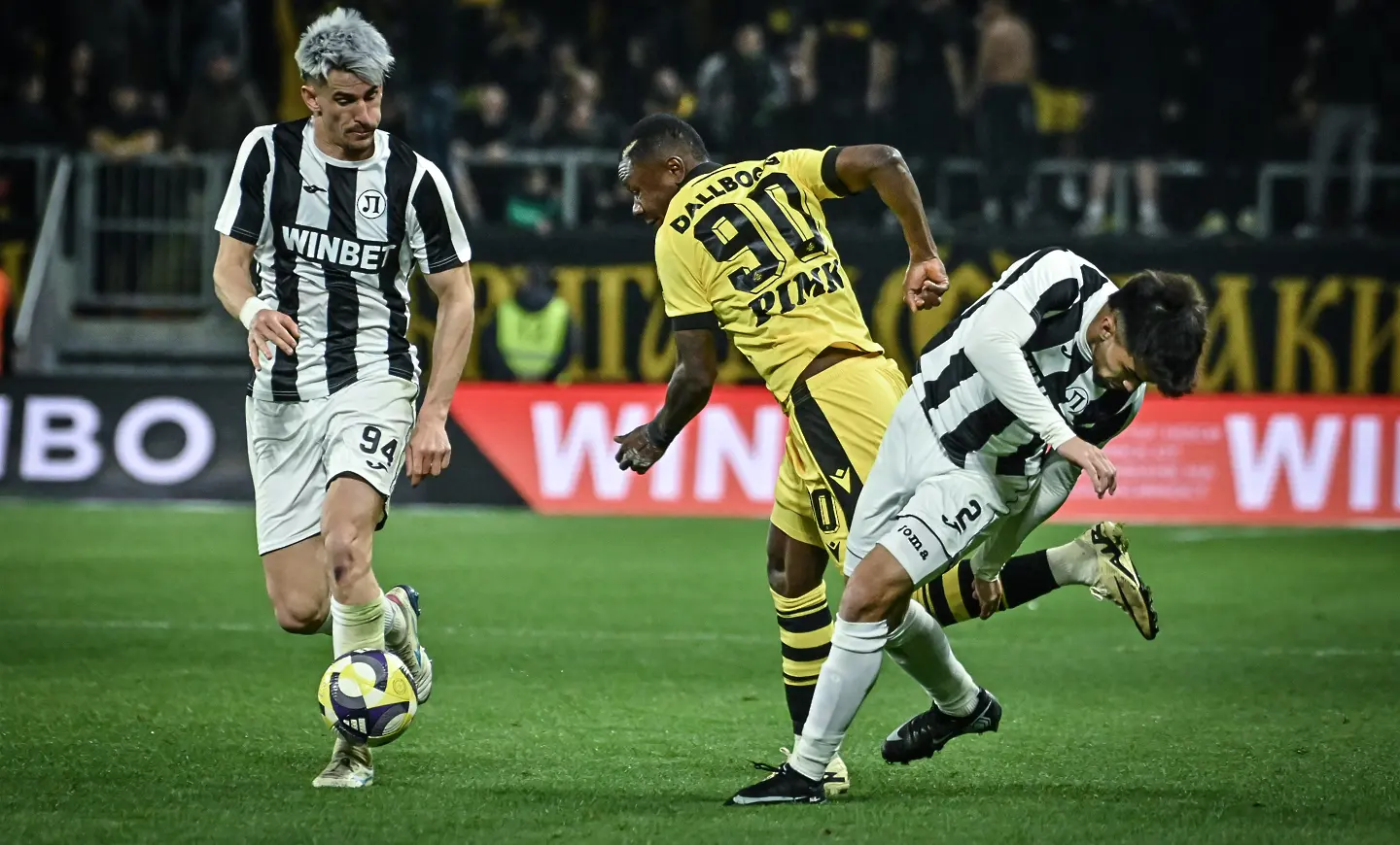 Каталин Иту (вляво) вкара гол срещу Ботев Пловдив / startphoto.bg