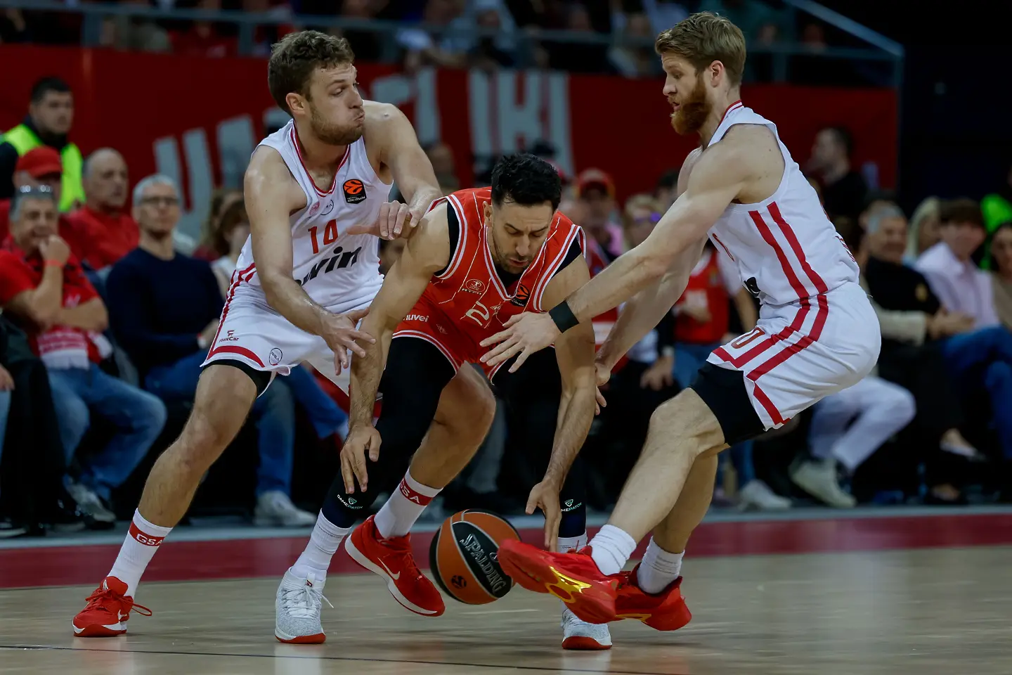 Александър Везенков, Томас Уолкъп и Василие Мицич / startphoto.bg