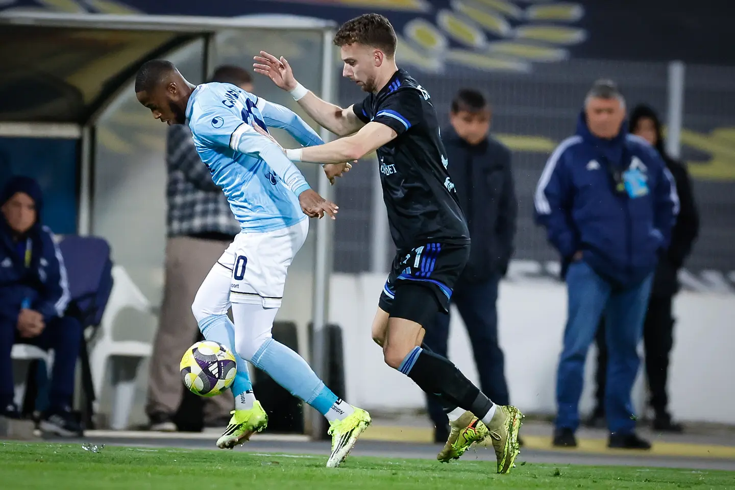 Уилсон Самаке, Никола Серафимов / startphoto.bg