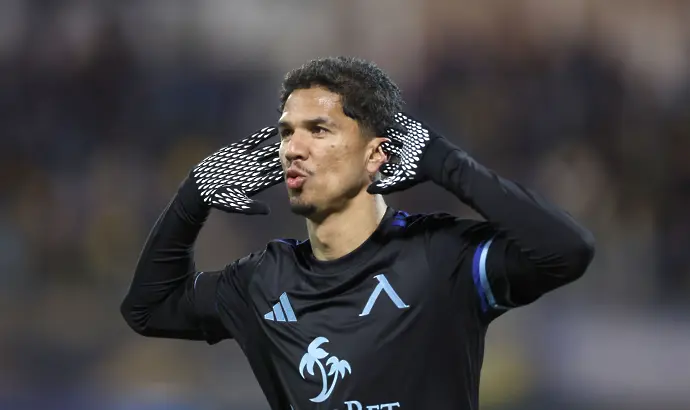 На живо: Левски поведе срещу десет от Арда, нов гол на Евертон