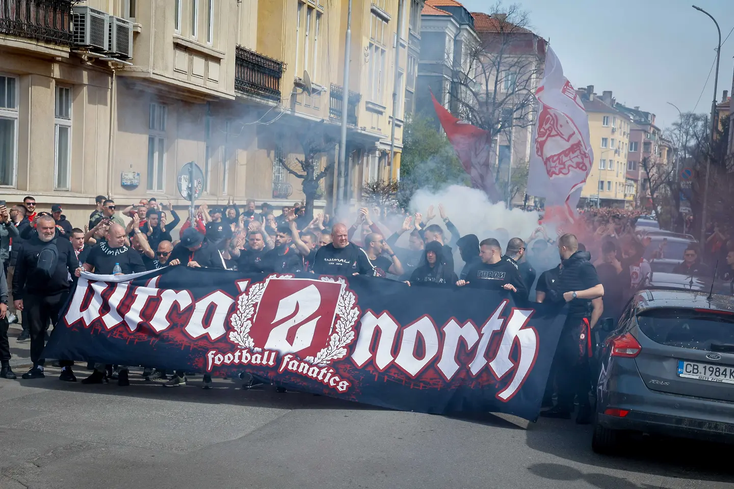 Шествието на феновете на ЦСКА преди дербито с ЦСКА / startphoto.bg