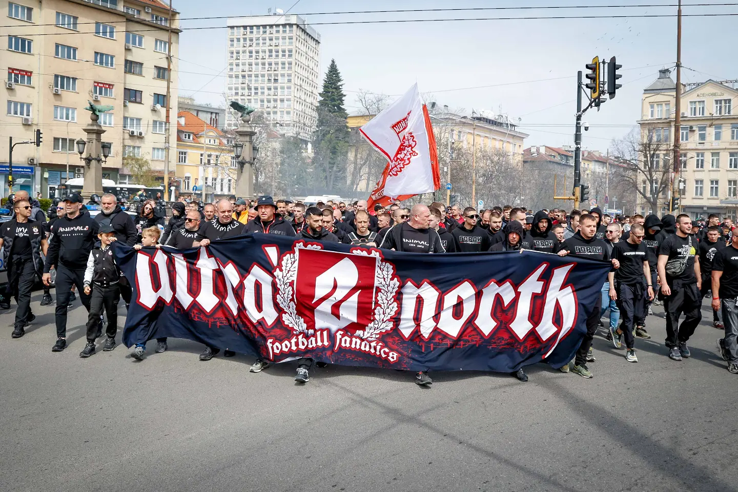 Шествието на феновете на ЦСКА преди дербито с ЦСКА / startphoto.bg