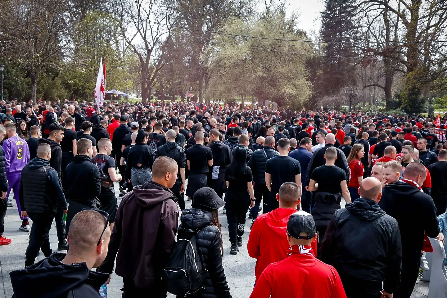 Шествието на феновете на ЦСКА преди дербито с ЦСКА / startphoto.bg