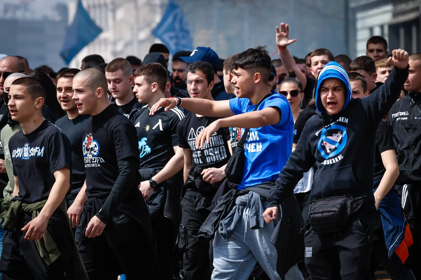 Шествието на феновете на Левски преди дербито с ЦСКА / startphoto.bg