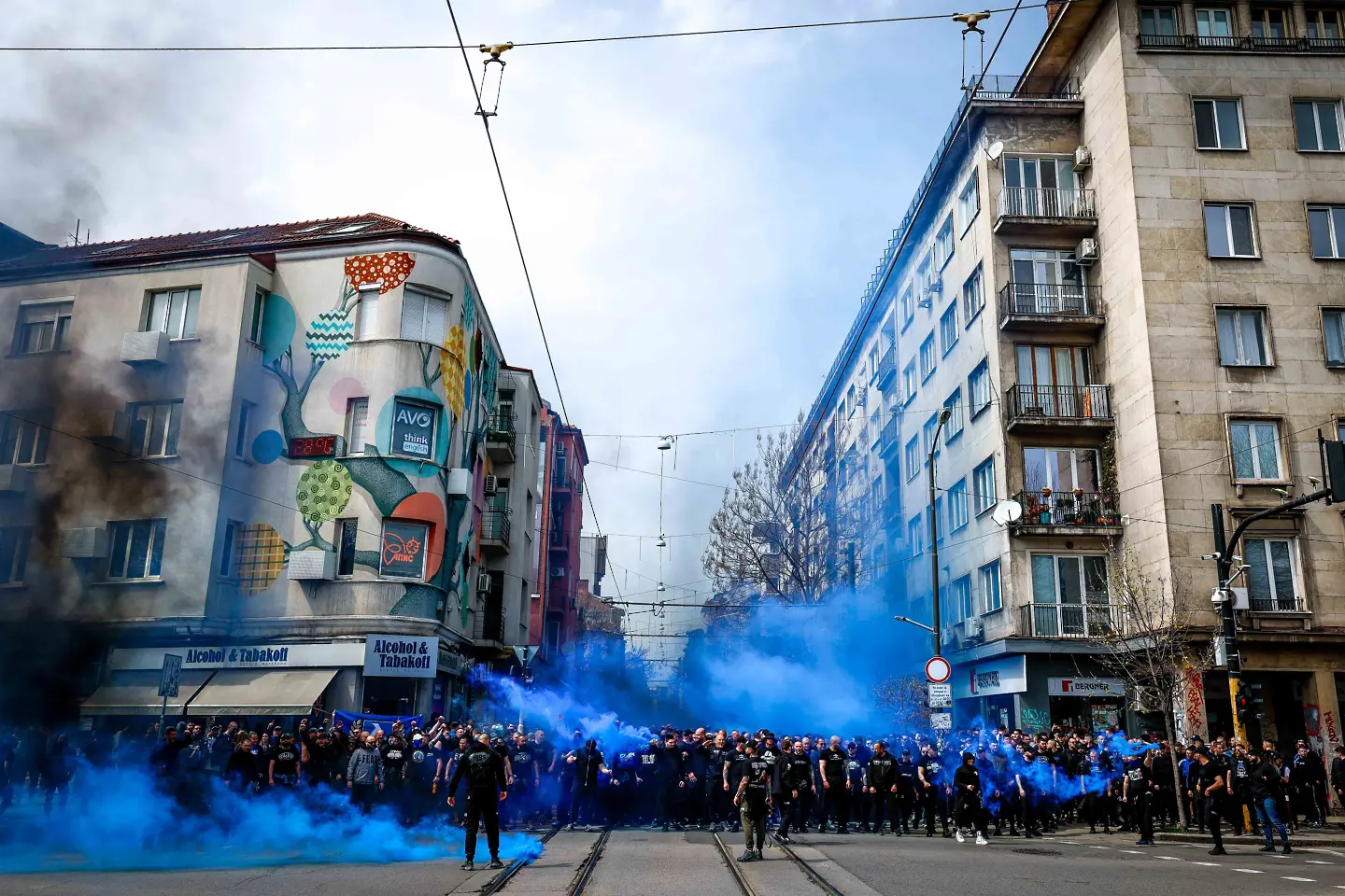 Шествието на феновете на Левски преди дербито с ЦСКА / startphoto.bg