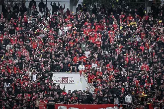 Фенове на ЦСКА ритаха репортер на Дербито, от клуба се извиниха