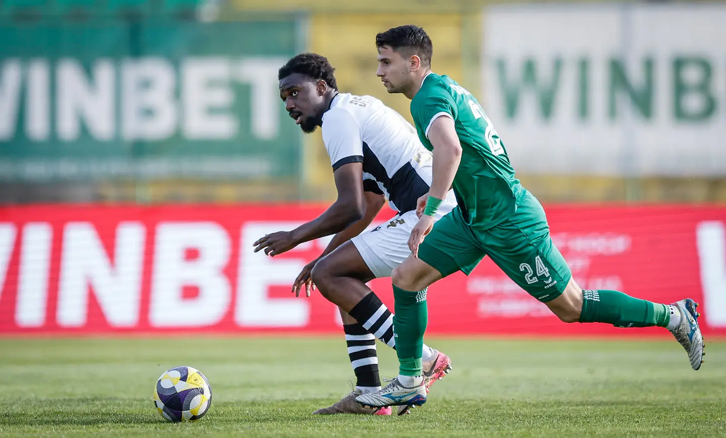 Садио Дембеле, Мартин Смоленски, Ботев Враца - Локомотив София / startphoto.bg
