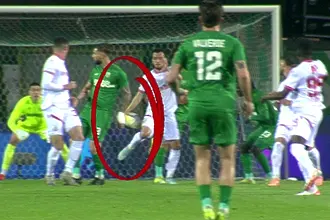 Съдийската комисия като истински фокусник покри Георги Кабаков след Берое - ЦСКА (ВИДЕО)