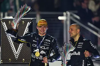 Дясната ръка на Верстапен отива в Макларън