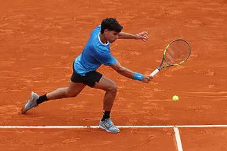 Алкарас мина напред в Монте Карло без напрежение