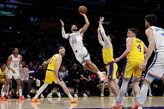 Лейкърс без Лука и Леброн яде бой от шампиона (ВИДЕО)