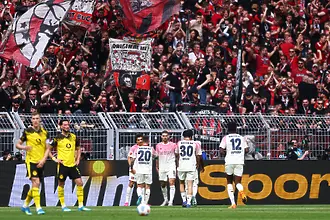 Байер Леверкузен превзе „Сигнал Идуна Парк“