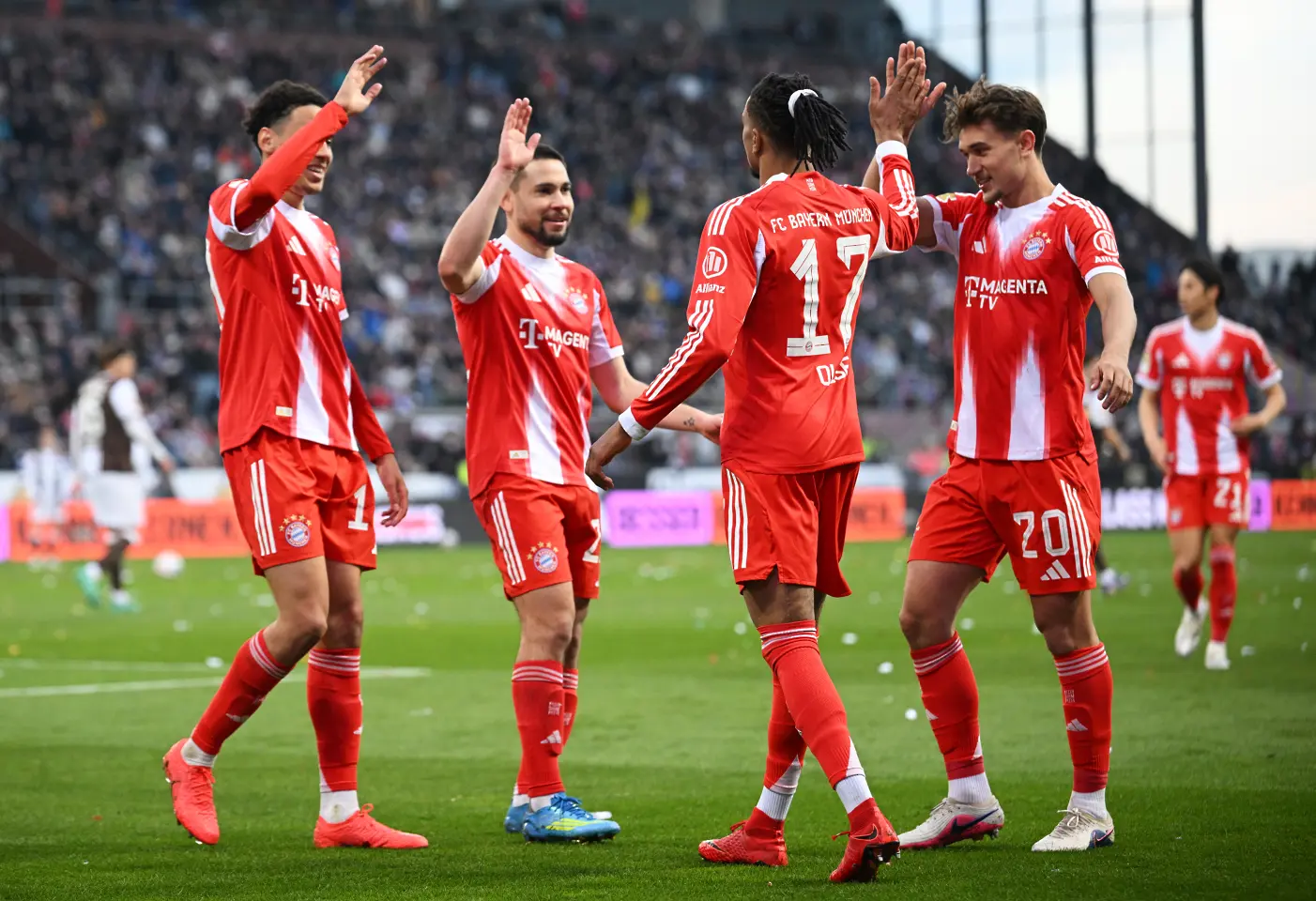 Байерн разби Санкт Паули и счупи голов рекорд от времето на Мюлер и Бекенбауер (ВИДЕО)